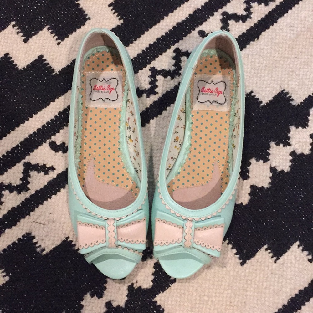 Mint Open Toe Flats with Bow Detailing